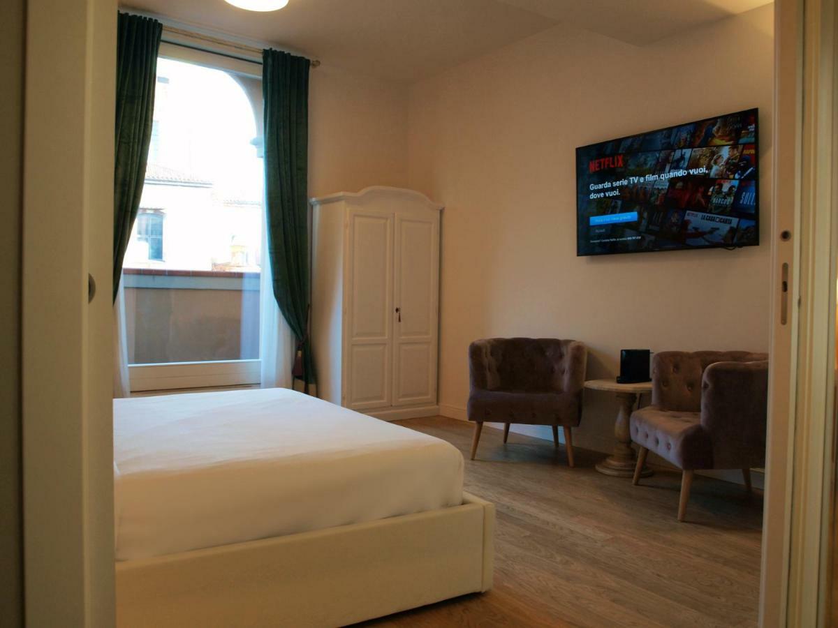 Cosmopolitan Central Rooms Bologna Eksteriør bilde